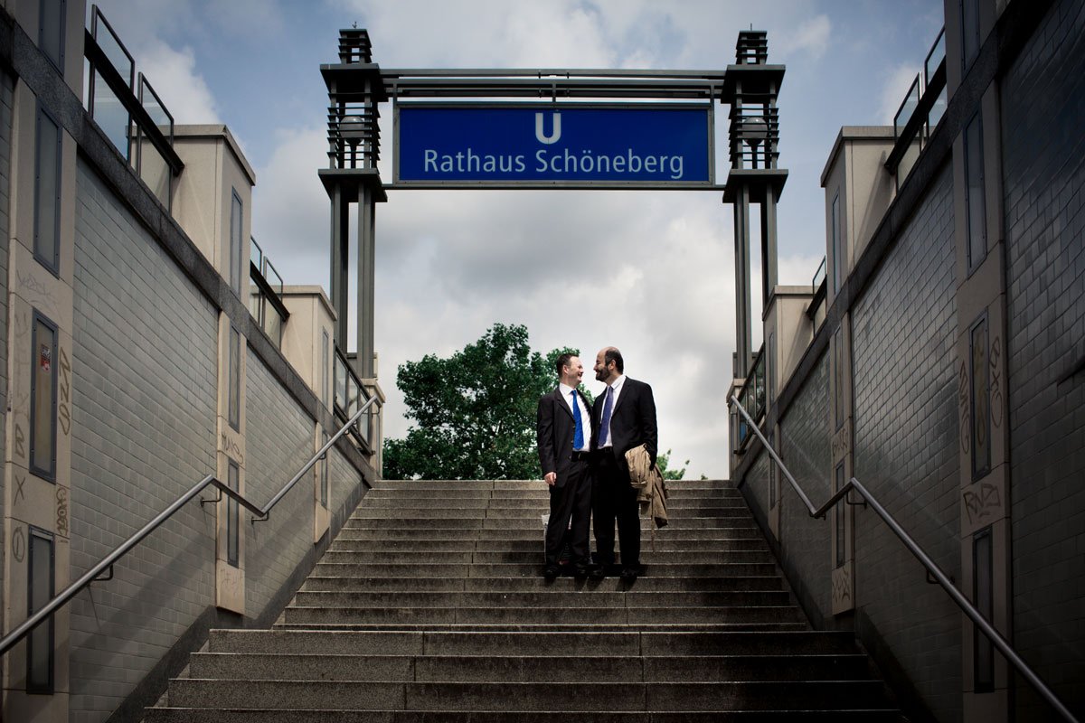 Hochzeitsfotos_Gleichgeschlechtliche_Ehe_Rathaus_Schoeneberg-(11-von-13)